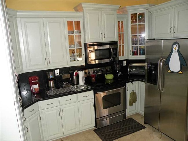 Building Photo - 11525 SW 154th Ave