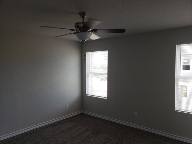 Building Photo - Town home for rent