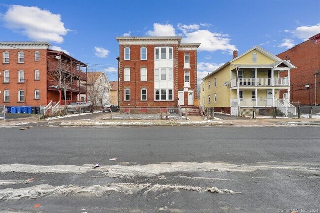 Building Photo - 58 Bond St