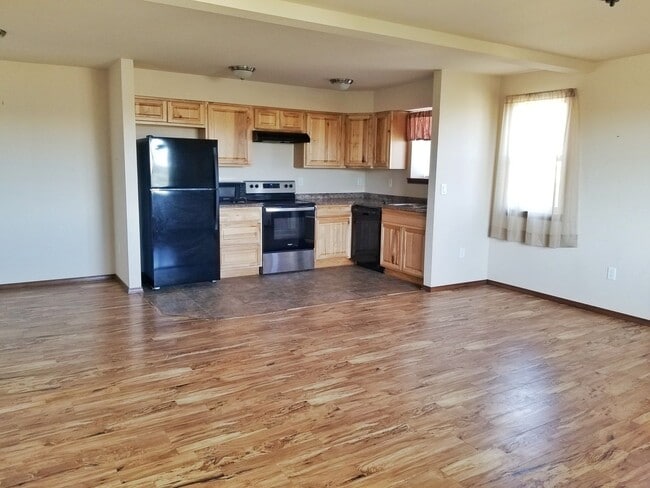 Building Photo - Newer 2 Bedroom 1 Bathroom with a View