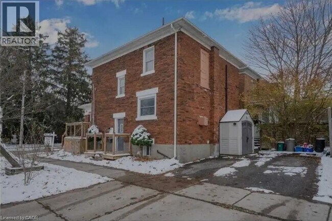 Building Photo - 98 Brubacher St