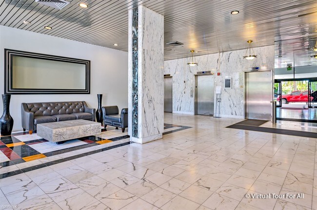 Foto del edificio - 3625 N Country Club Dr