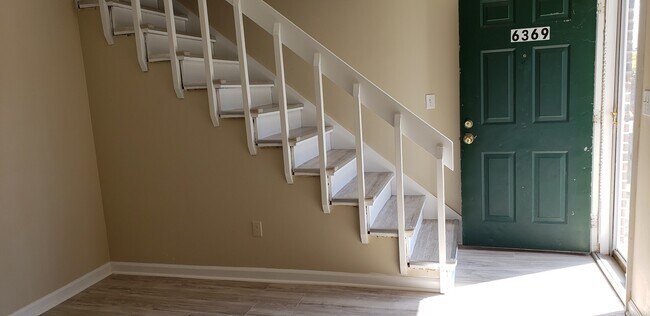 Building Photo - 6369 Plantation Dr
