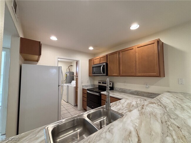 Foto del edificio - 1800 S Edmond St