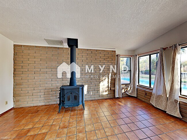 Building Photo - 3 br, 3 bath House - 400 Winterhaven Ave