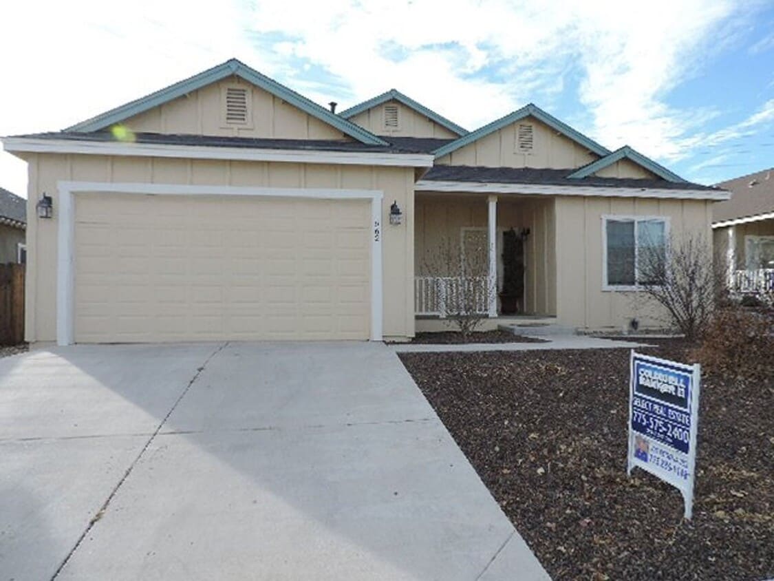 Primary Photo - Beautiful 3 bedroom home, walking distance...