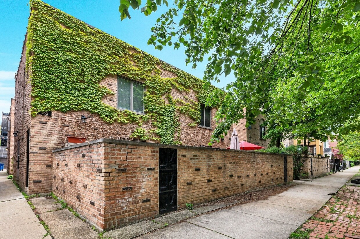 Foto principal - 862 W Lill Ave