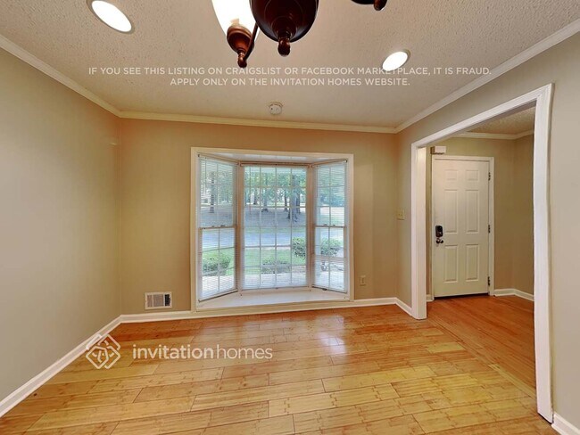 Foto del edificio - 6297 Queens Ct