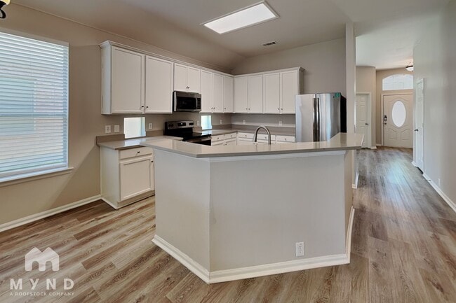 Building Photo - 2720 Maple Creek Dr