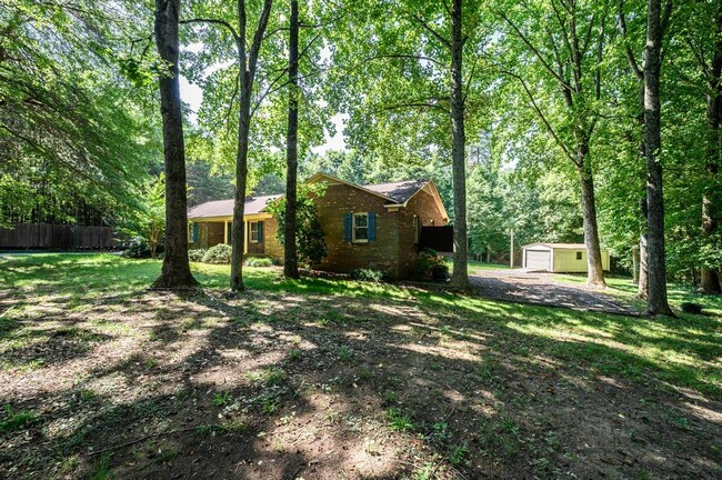 Building Photo - 1113 Ponderosa Rd