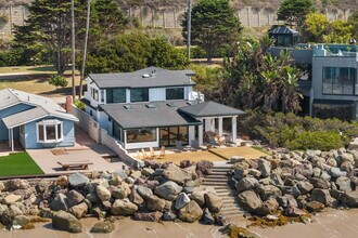Building Photo - 2988 Solimar Beach Dr