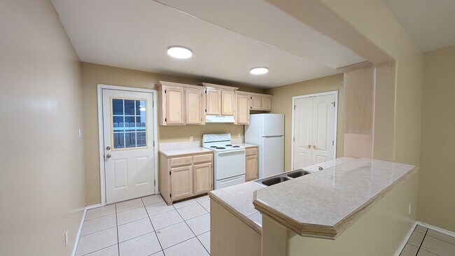 Foto del edificio - 301 E New Hampshire St