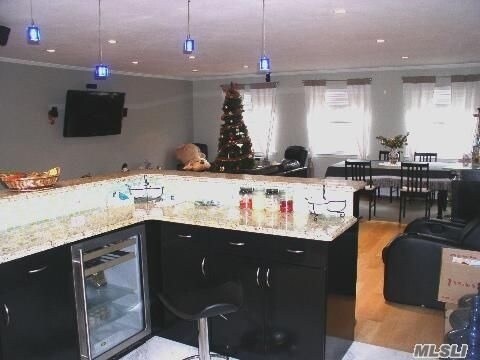 Building Photo - 12-35-35 Robin Ln