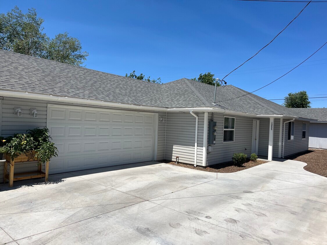 Foto principal - 1255 5th Ave E