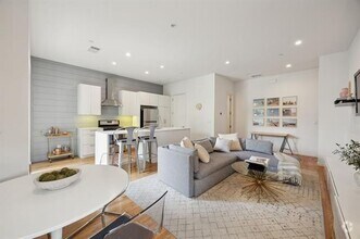 Building Photo - 3816 San Jacinto St