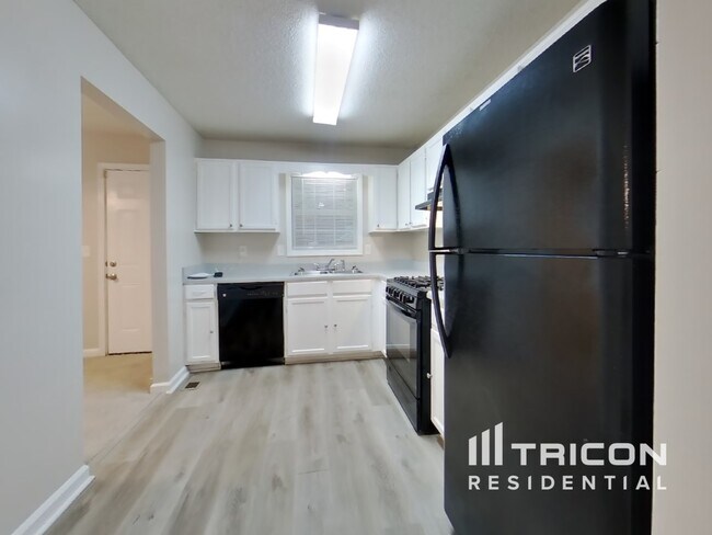 Building Photo - 223 Campbell Dr