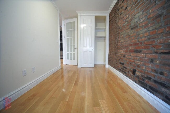 Foto del edificio - 566 Hudson St