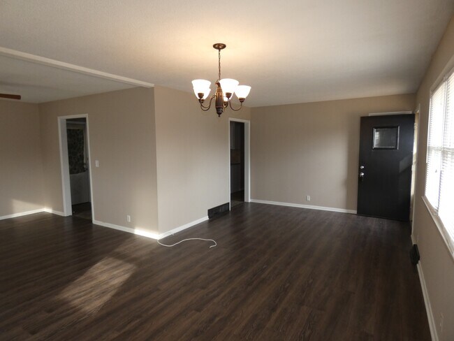 Foto del edificio - 6504 NW Blair Rd