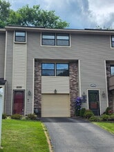 Building Photo - 3135 Laurel Ridge Cir