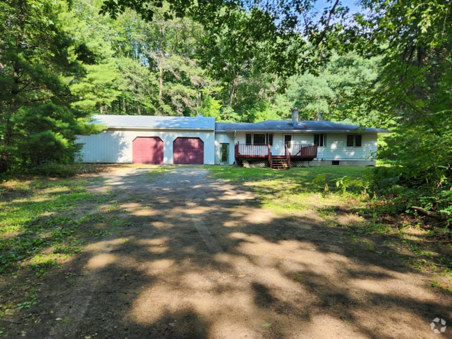 Building Photo - 1075 S 7 Mile Rd