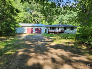 Building Photo - 1075 S 7 Mile Rd