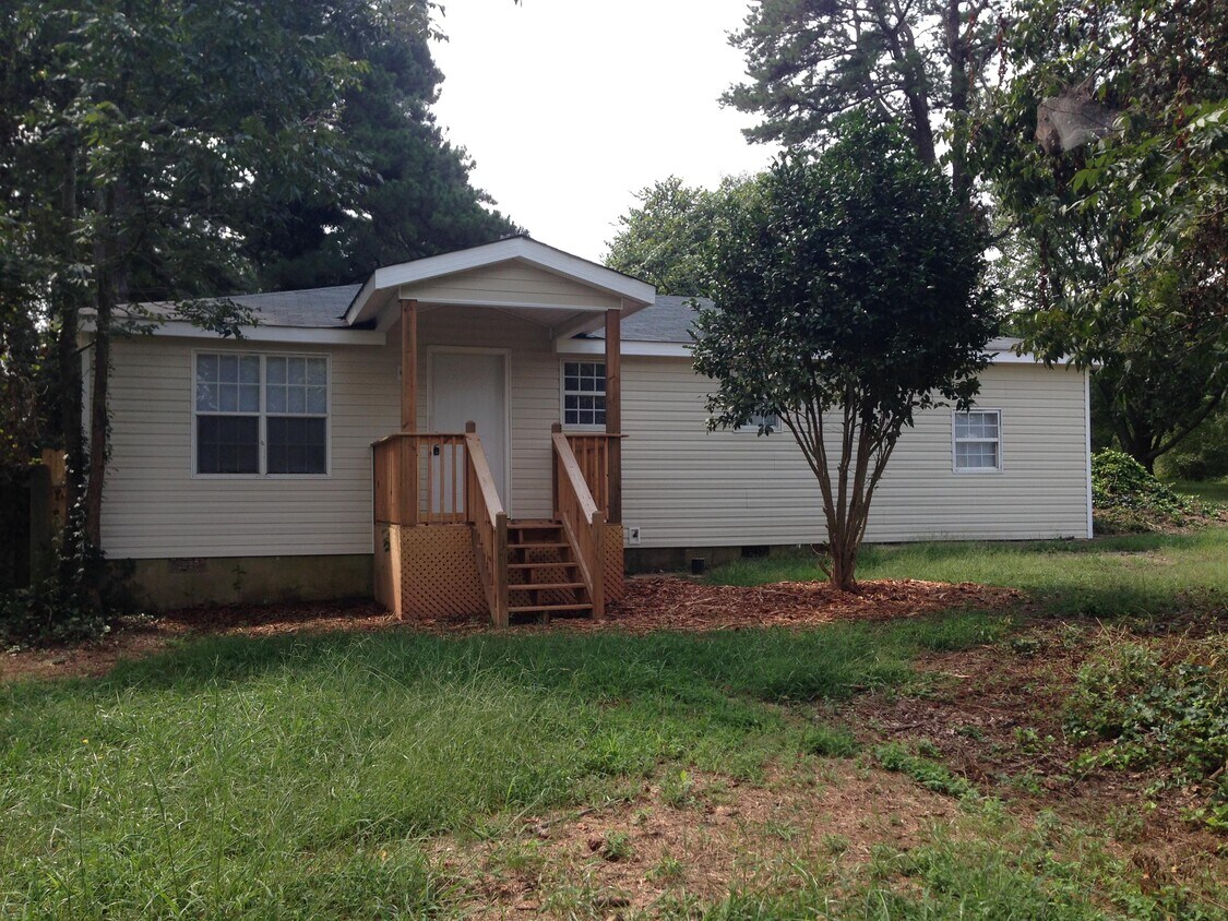 1403 Atlanta Hwy SE, Winder, GA 30680 House Rental in Winder, GA