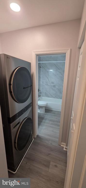 Building Photo - 1400 Staples St NE