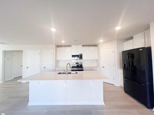 Foto del edificio - 1203 Melrude Ct