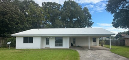 Building Photo - 920 Heart D Farm Rd