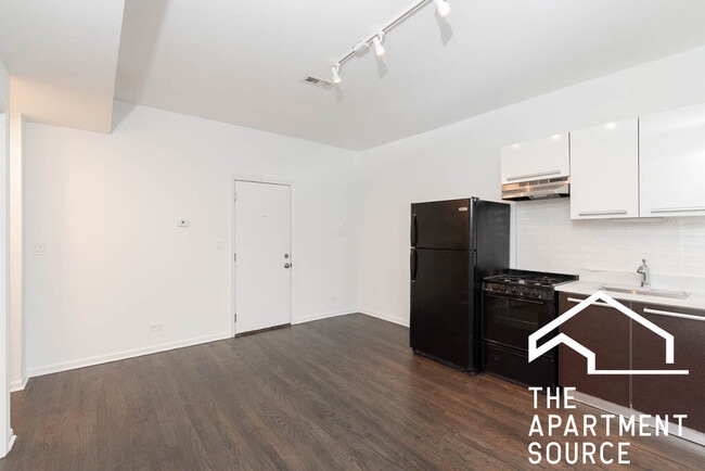 Building Photo - 5054 N Winthrop Ave