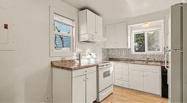 Foto del edificio - 316 32nd Ave E