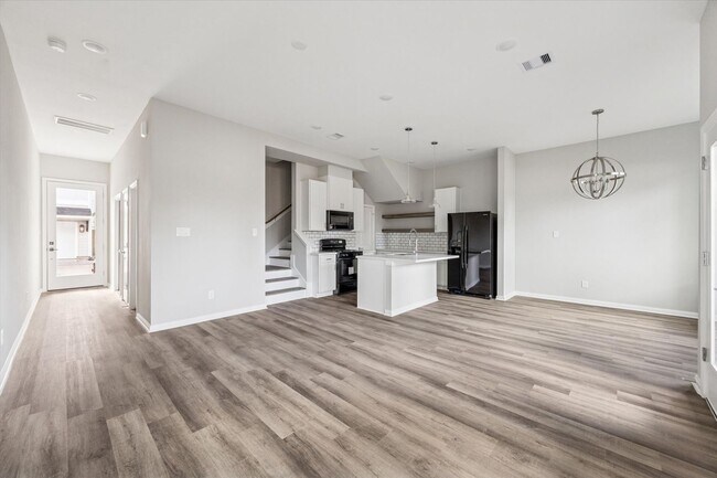 Building Photo - 9912 Clark Cyn Ln
