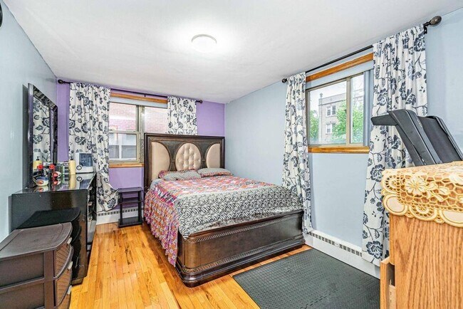 Foto del edificio - 2245 W Farwell Ave