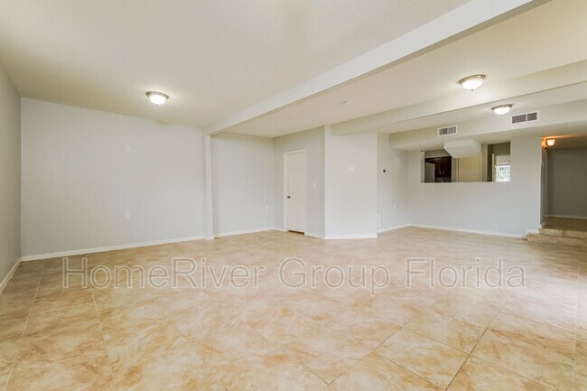 Foto del edificio - 5514 Riordan Way
