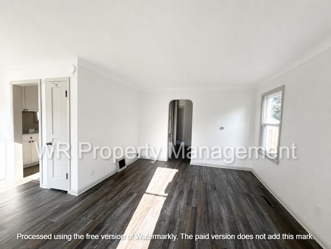 Foto del edificio - 3 bed 1 bath home for rent