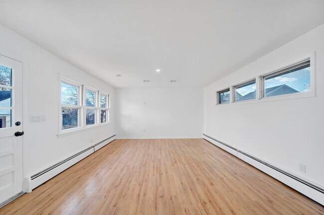 Building Photo - 440 Boulevard