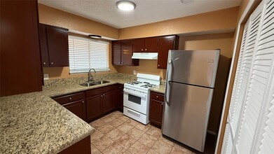 Building Photo - 12024 Tambourine Dr