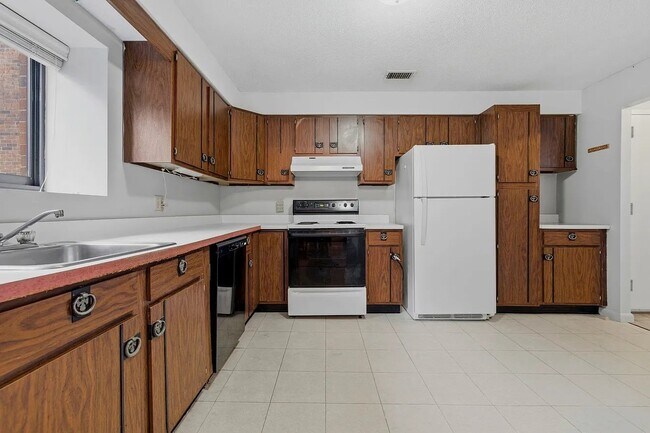 Foto del edificio - 1002 Paradise Rd