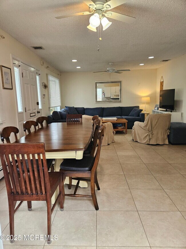 Foto del edificio - 1606 East St