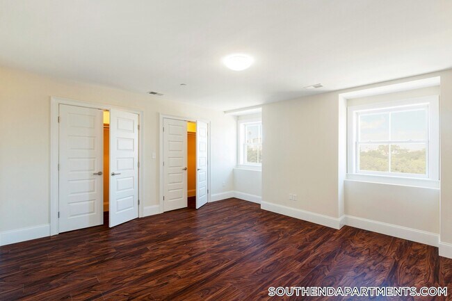 Foto del edificio - 1902 Washington St