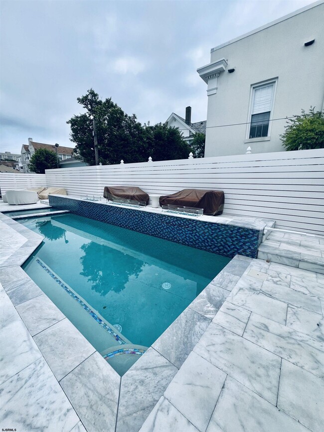 Building Photo - 16 S Somerset Ave