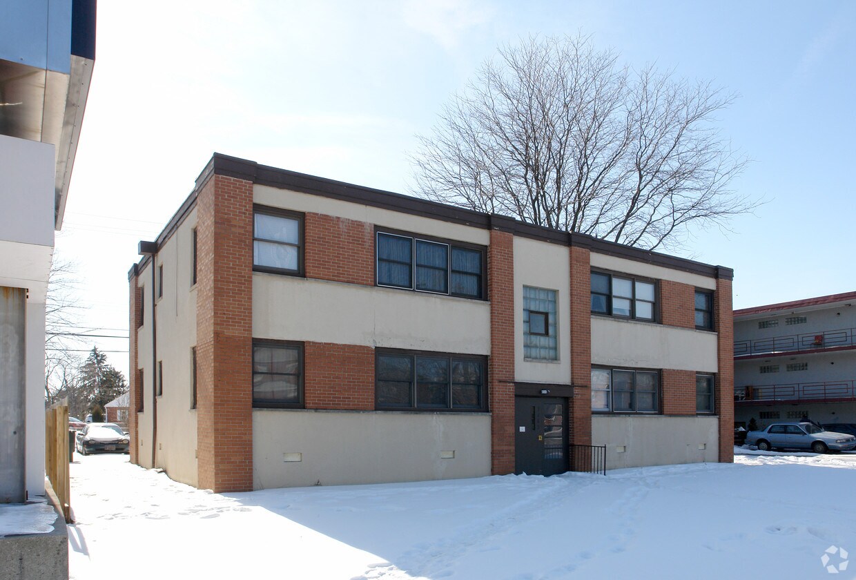 Primary Photo - 3285 Sullivant Ave