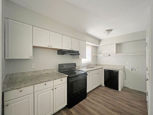 Foto del edificio - 2670 Columbus Dr