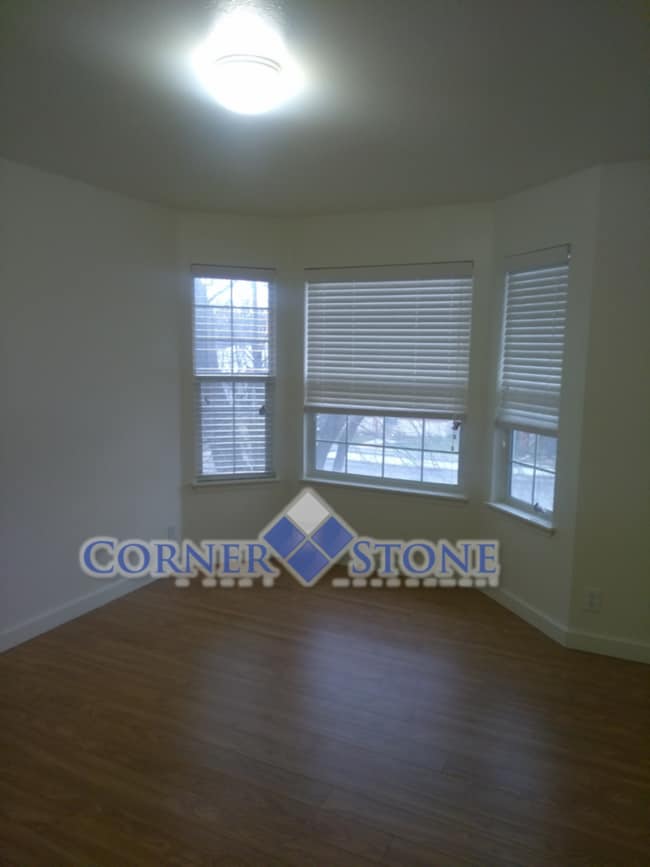 Building Photo - Perfect Home for Roommates Close to BSU!