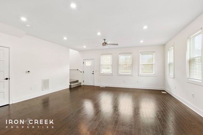 Building Photo - Stunning Three-Bedroom Home in Candler