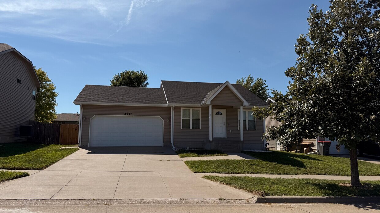 Primary Photo - 2447 NW 45th St