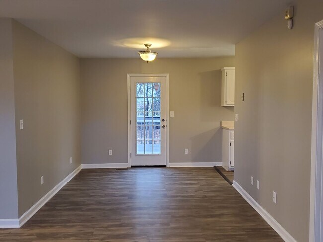 Foto del edificio - 815 Princeton Cir