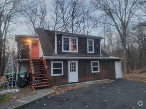 Building Photo - 4036-4038 Manor Dr