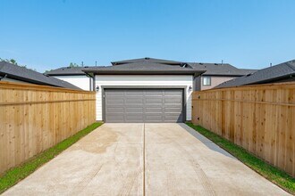 Building Photo - 1511 Emma Lk Dr