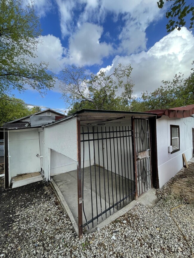 Foto del edificio - 314 N Nueces